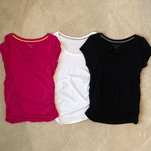 Bundle of 3 maternity t shirts Liz Lange size M